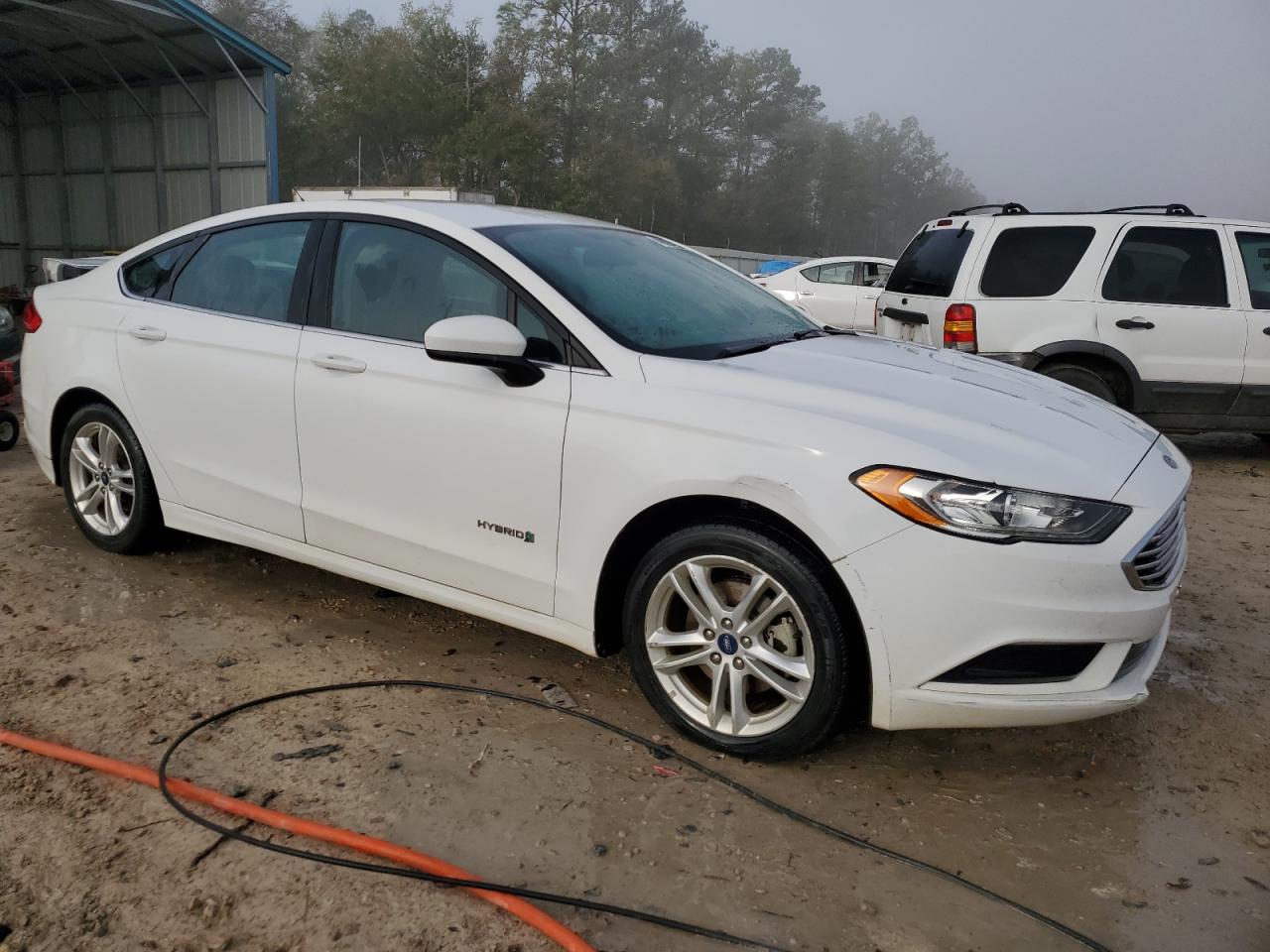 Photo 3 VIN: 3FA6P0LU9JR226291 - FORD FUSION 