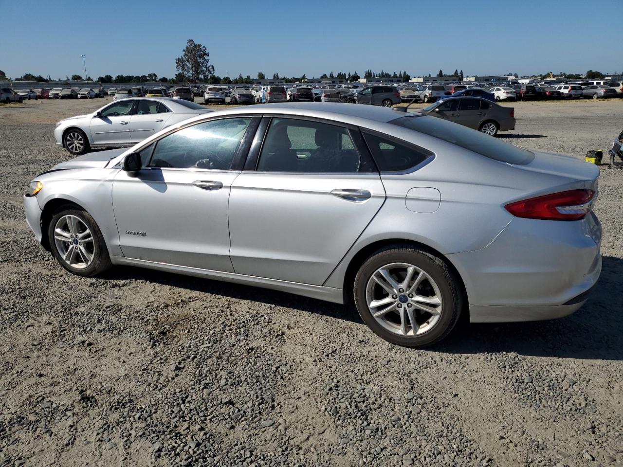 Photo 1 VIN: 3FA6P0LU9JR277712 - FORD FUSION 