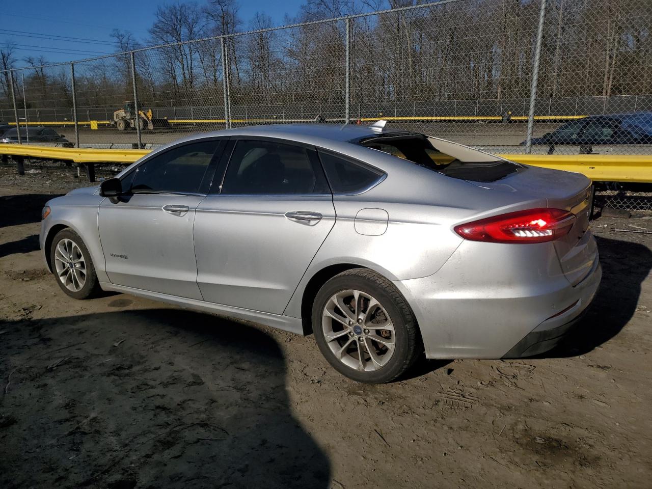 Photo 1 VIN: 3FA6P0LU9KR225482 - FORD FUSION 