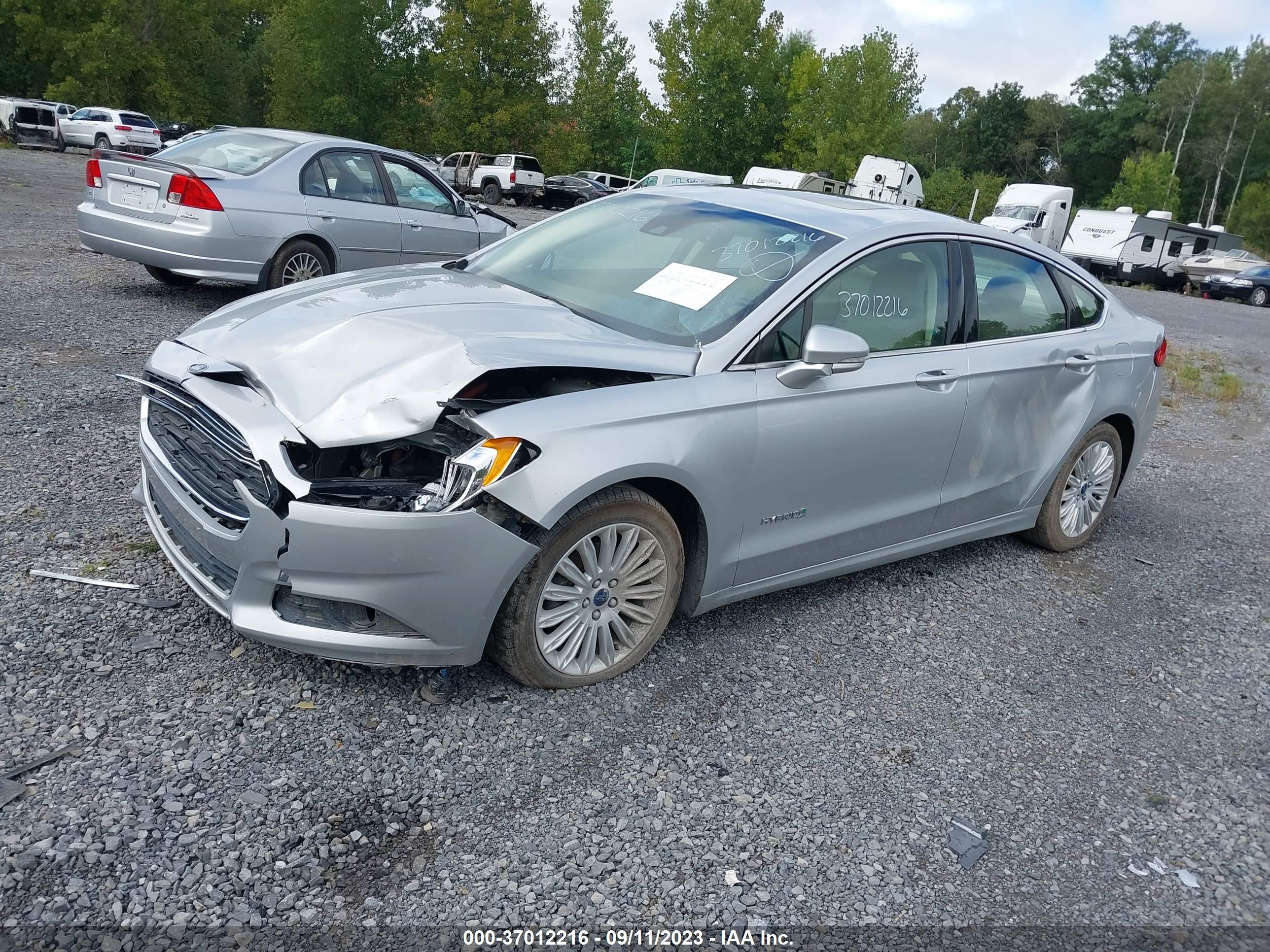 Photo 1 VIN: 3FA6P0LUXGR102460 - FORD FUSION 