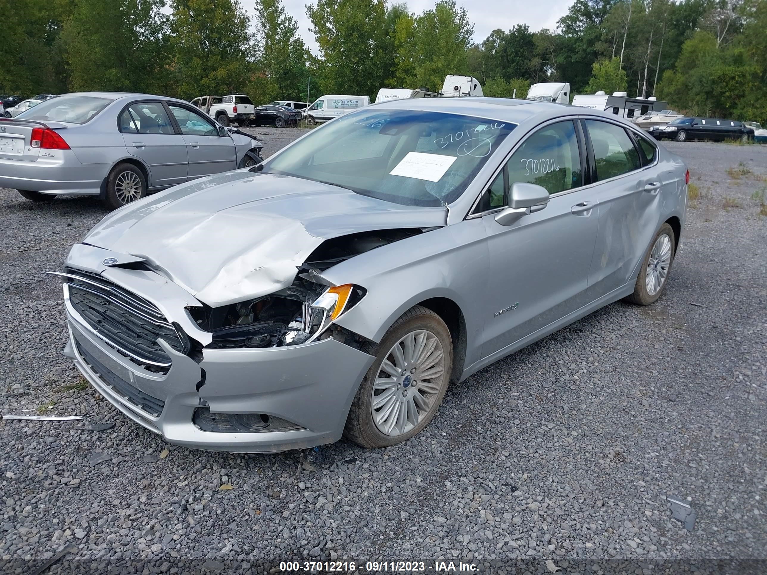 Photo 5 VIN: 3FA6P0LUXGR102460 - FORD FUSION 