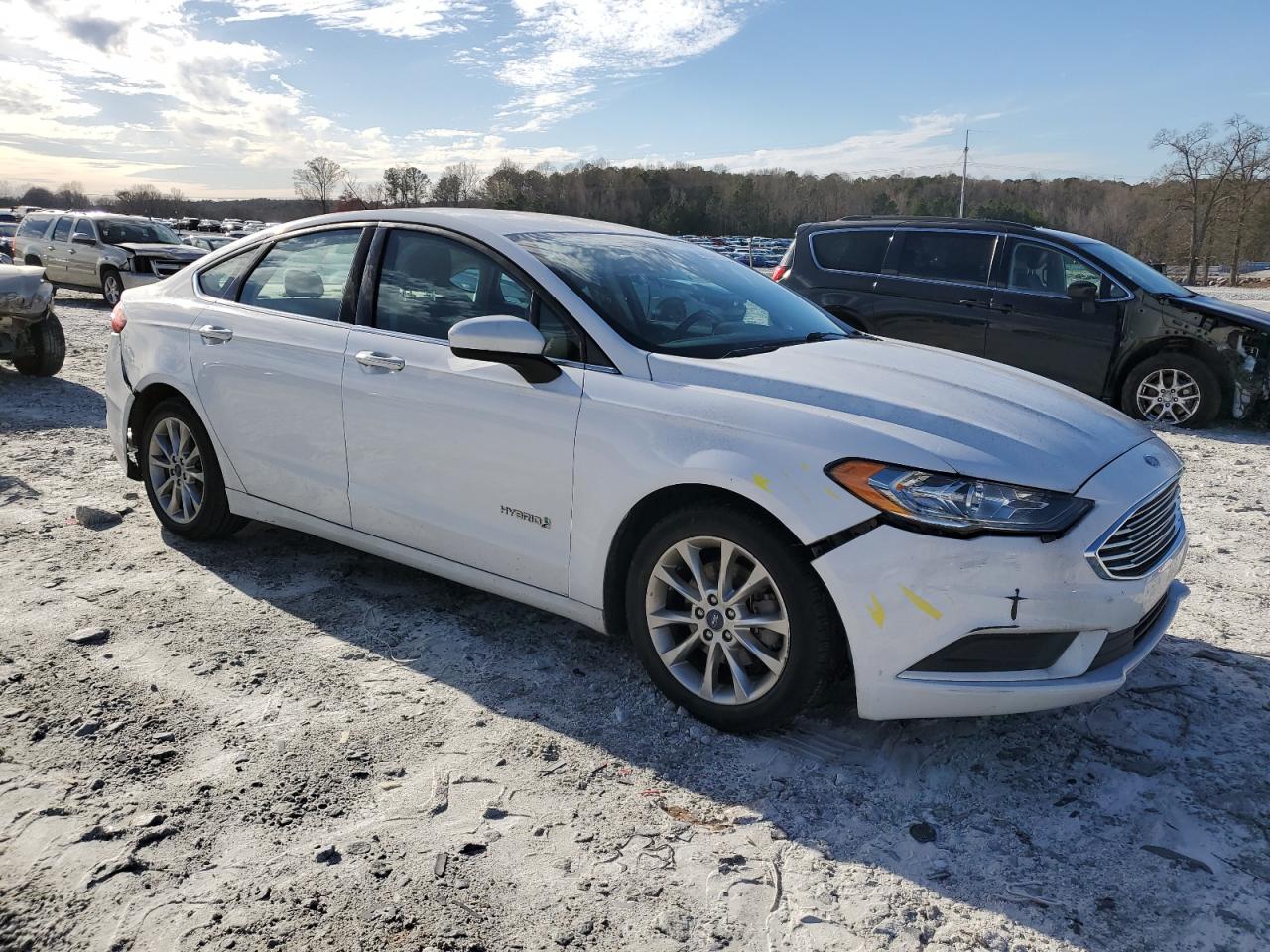 Photo 3 VIN: 3FA6P0LUXHR232840 - FORD FUSION 