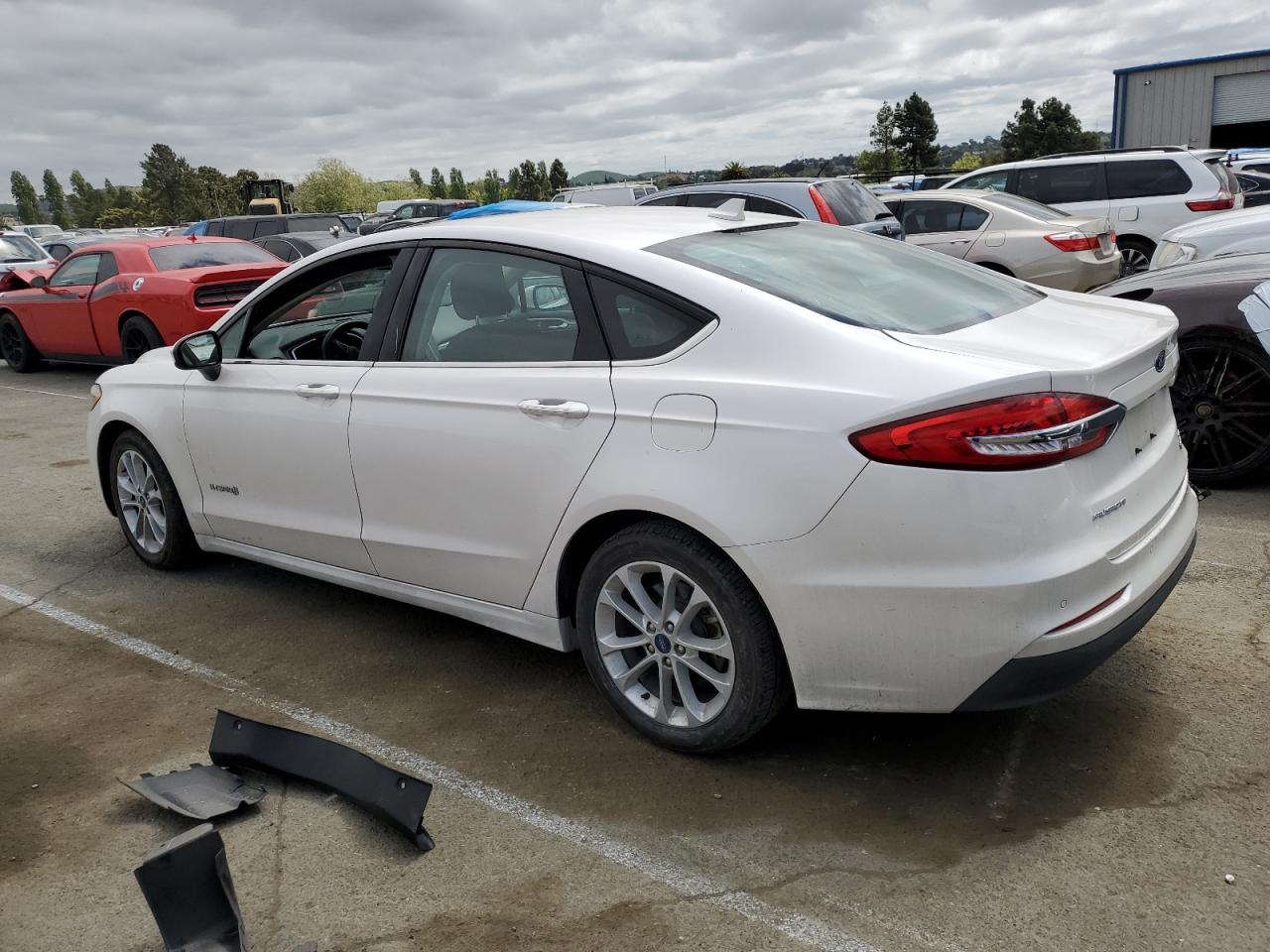 Photo 1 VIN: 3FA6P0LUXKR179368 - FORD FUSION 