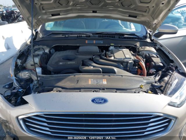 Photo 9 VIN: 3FA6P0LUXKR200249 - FORD FUSION HYBRID 