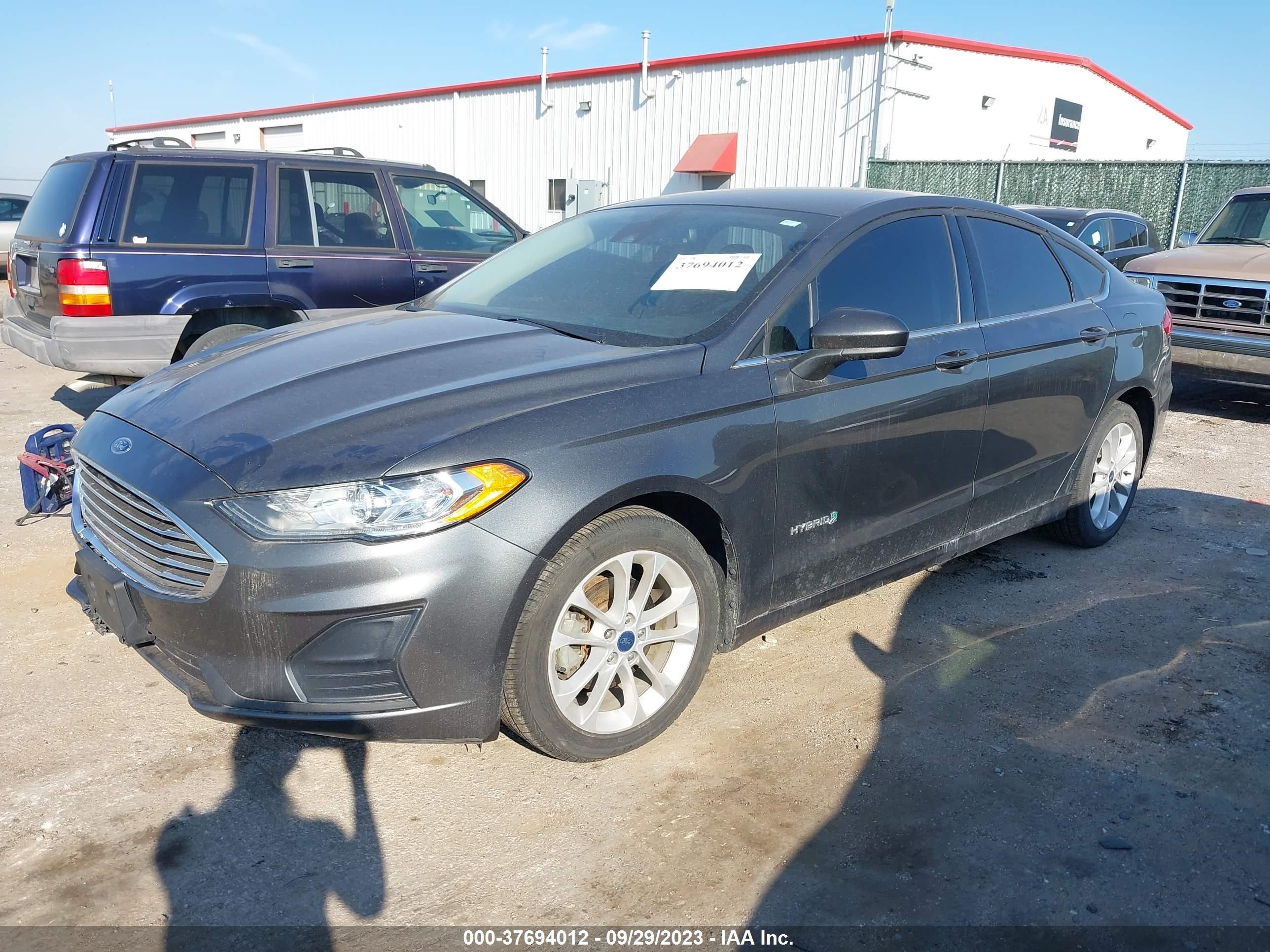 Photo 1 VIN: 3FA6P0LUXKR283682 - FORD FUSION 