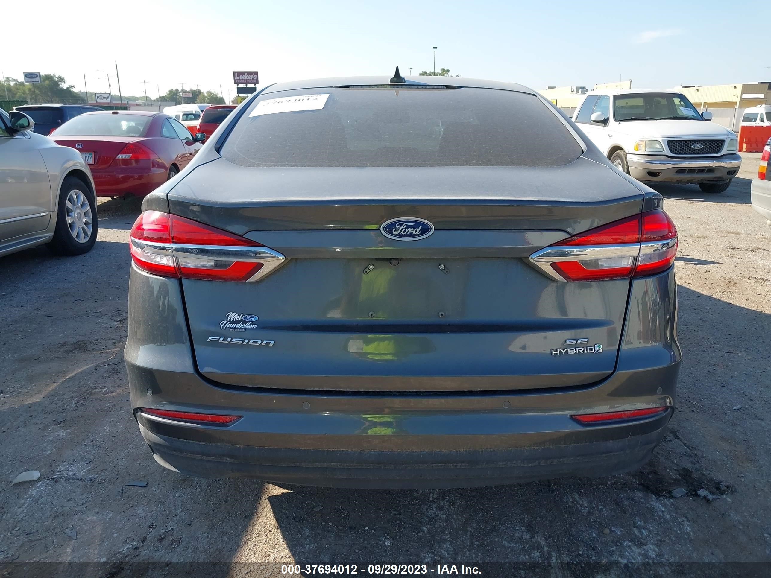 Photo 15 VIN: 3FA6P0LUXKR283682 - FORD FUSION 