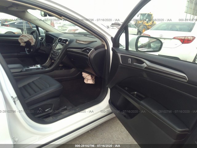 Photo 4 VIN: 3FA6P0MU4KR180983 - FORD FUSION HYBRID 