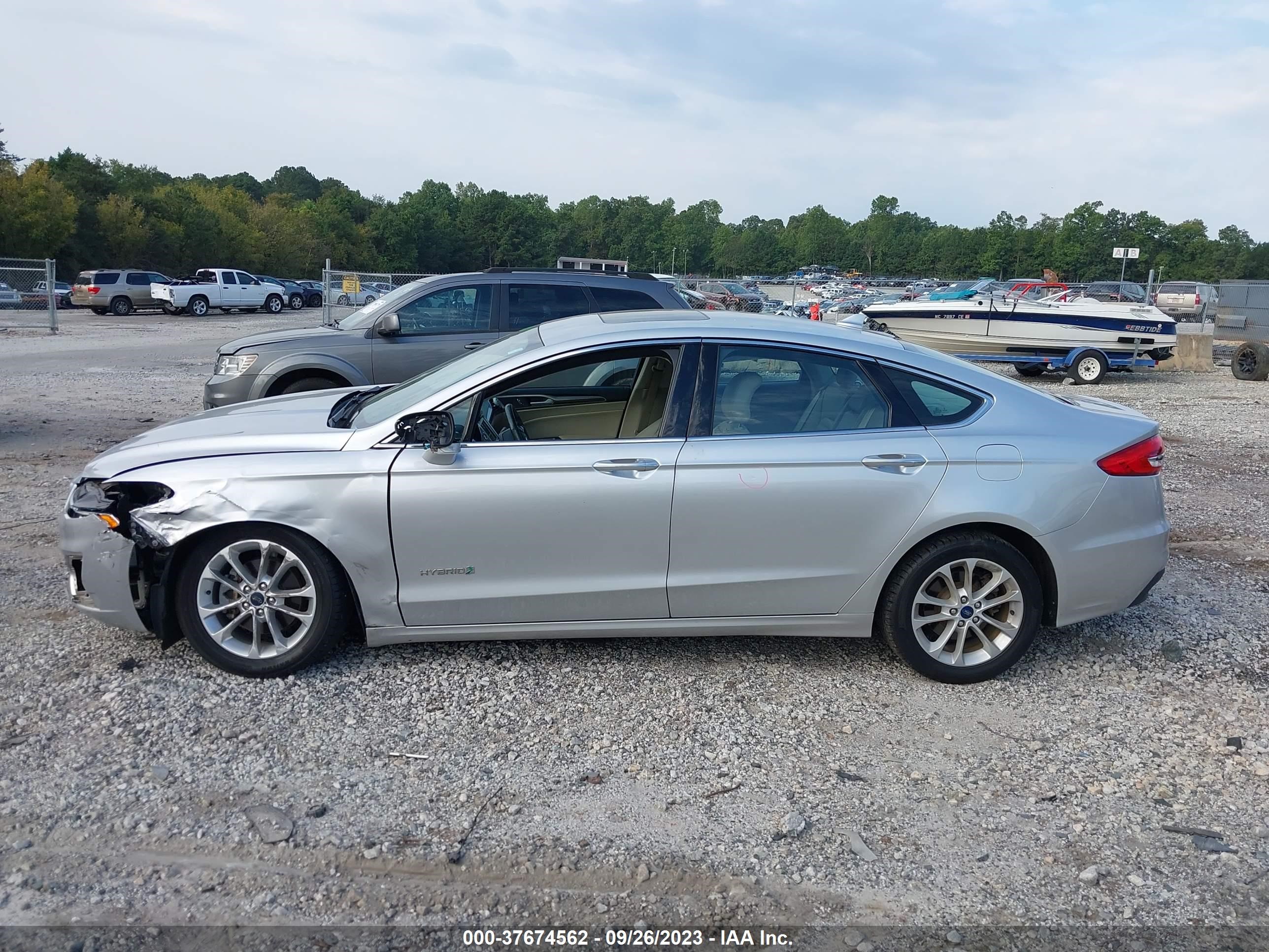 Photo 13 VIN: 3FA6P0MU9KR137398 - FORD FUSION 