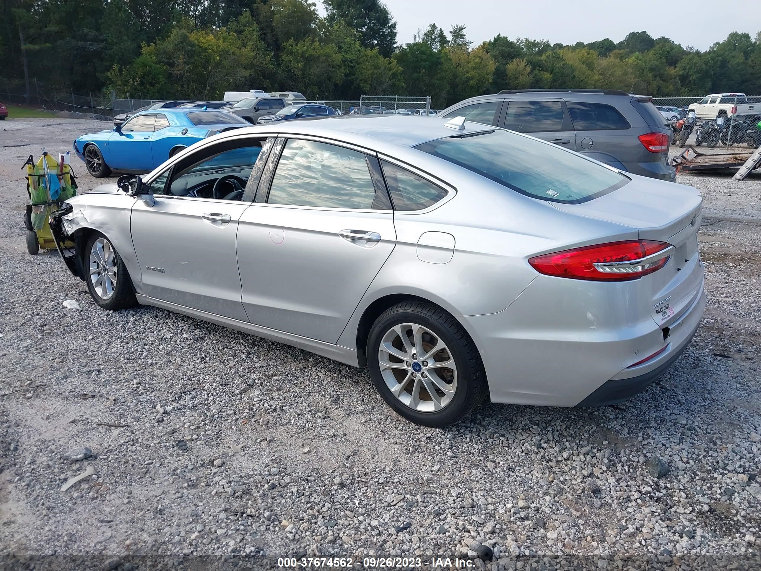 Photo 2 VIN: 3FA6P0MU9KR137398 - FORD FUSION 