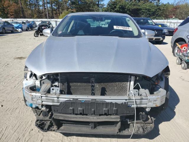 Photo 4 VIN: 3FA6P0PU0JR130298 - FORD FUSION SE 