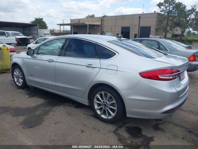 Photo 2 VIN: 3FA6P0PU1JR111078 - FORD FUSION ENERGI 