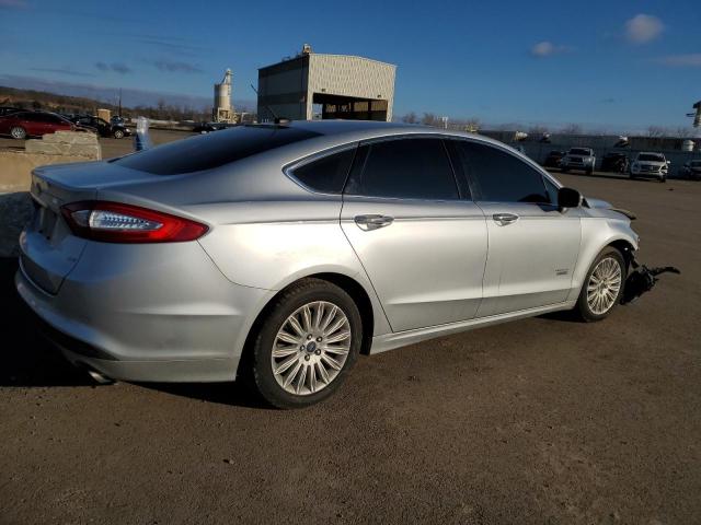 Photo 2 VIN: 3FA6P0PU2GR232632 - FORD FUSION SE 