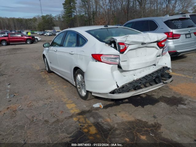 Photo 2 VIN: 3FA6P0PU2GR374950 - FORD FUSION ENERGI 