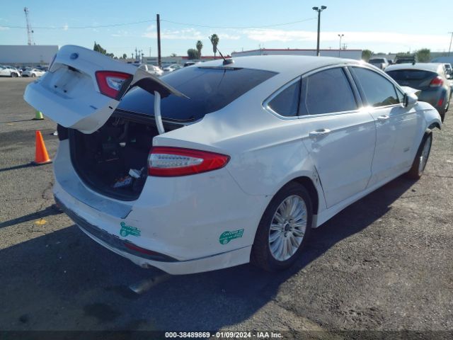 Photo 3 VIN: 3FA6P0PU4GR229800 - FORD FUSION ENERGI 