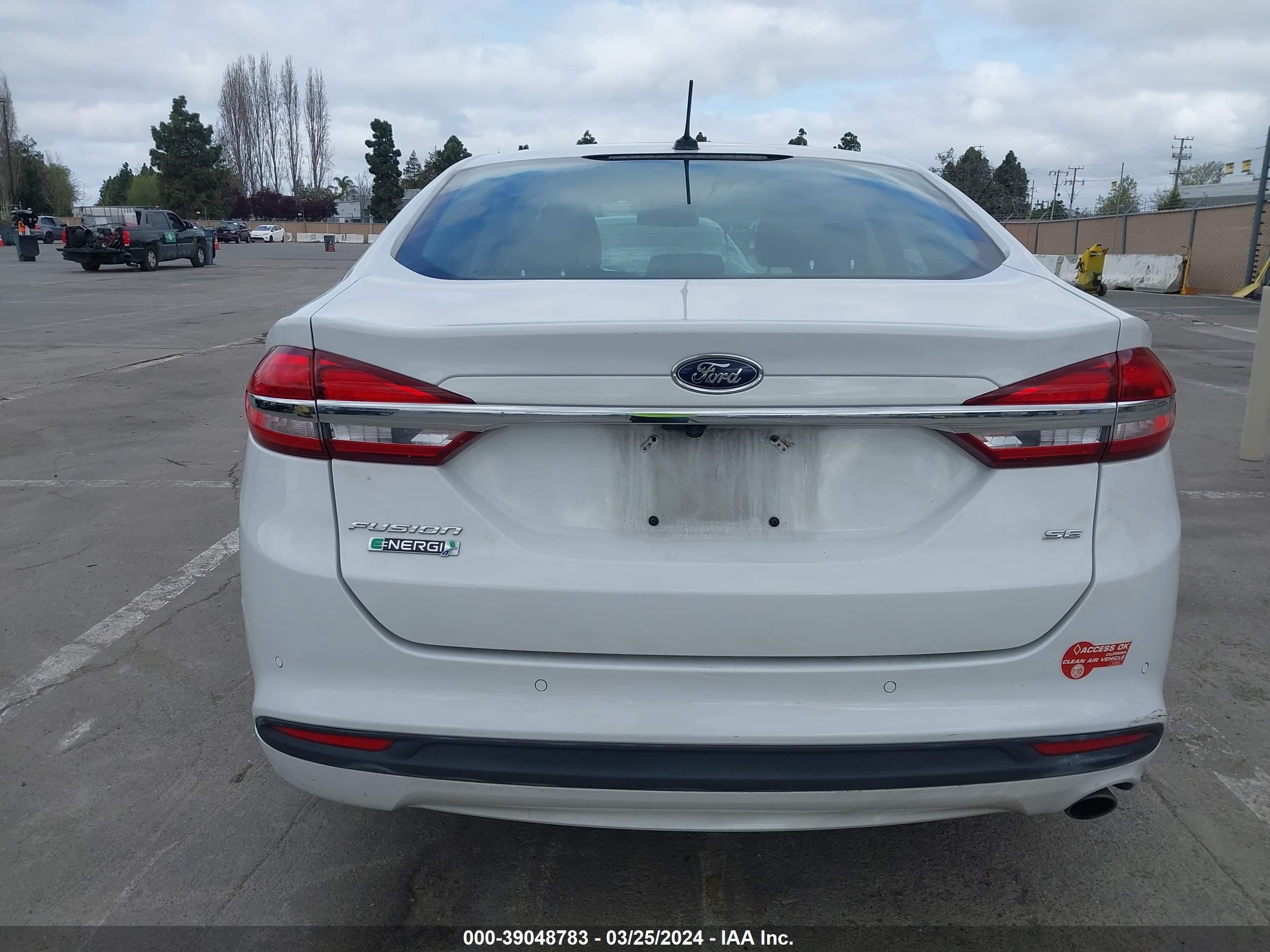 Photo 15 VIN: 3FA6P0PU6HR379487 - FORD FUSION 