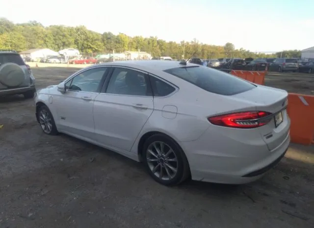 Photo 2 VIN: 3FA6P0PU8HR231373 - FORD FUSION ENERGI 