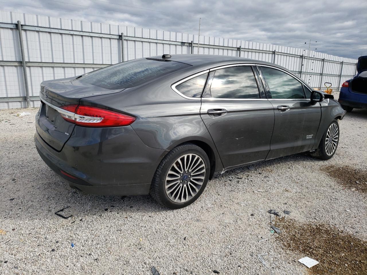 Photo 2 VIN: 3FA6P0PU8JR163100 - FORD FUSION 