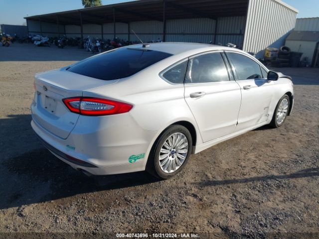 Photo 3 VIN: 3FA6P0PUXGR123089 - FORD FUSION 