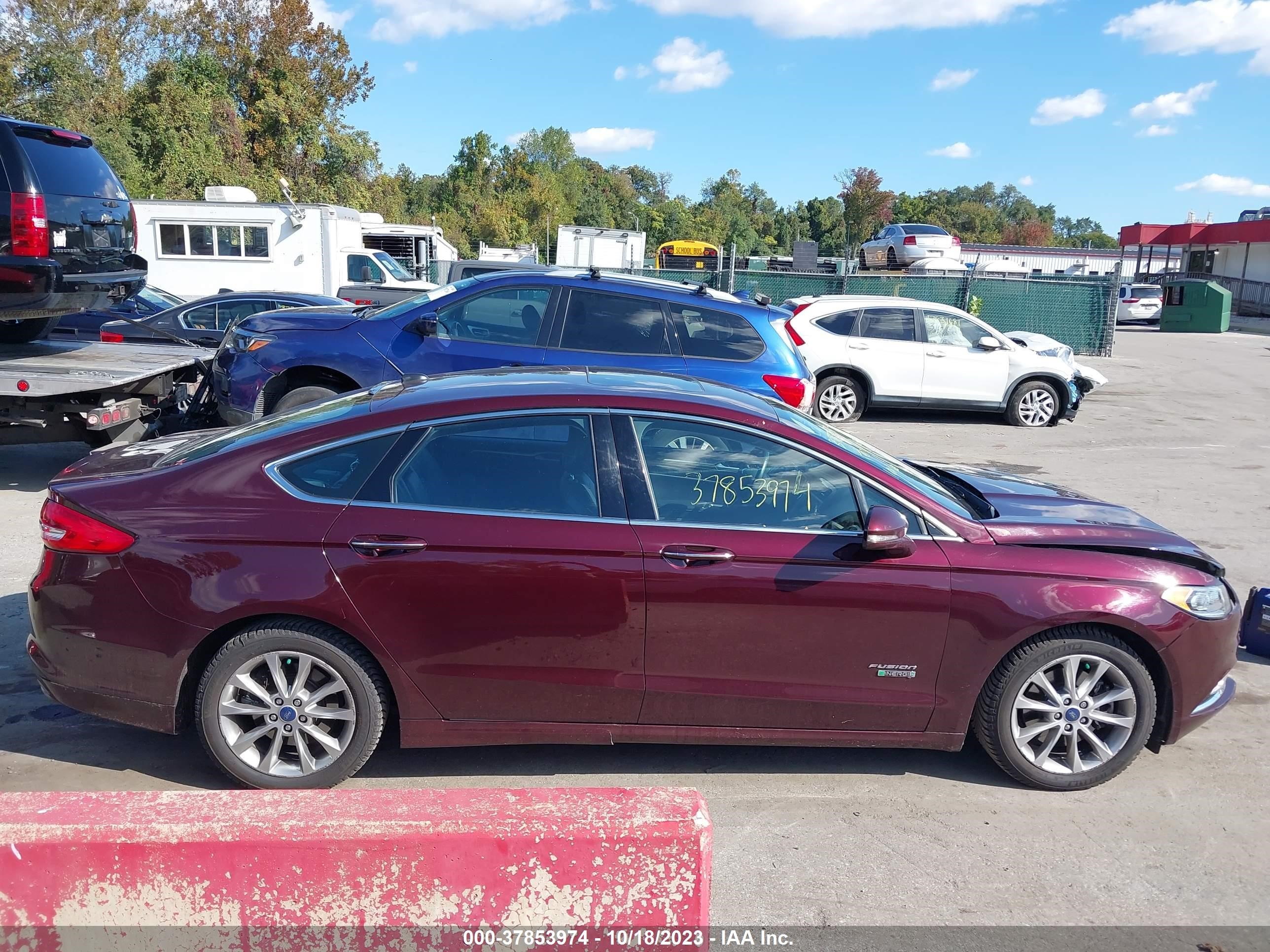 Photo 12 VIN: 3FA6P0PUXHR226966 - FORD FUSION 