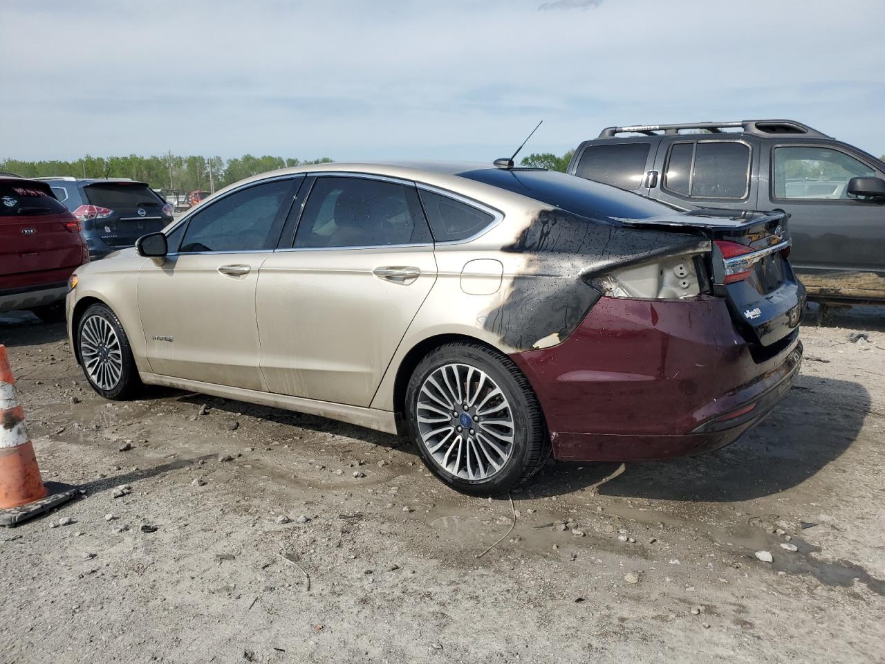 Photo 1 VIN: 3FA6P0RU0HR267605 - FORD FUSION 