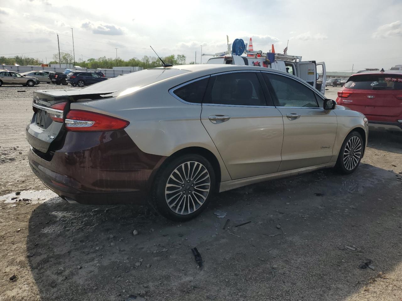 Photo 2 VIN: 3FA6P0RU0HR267605 - FORD FUSION 