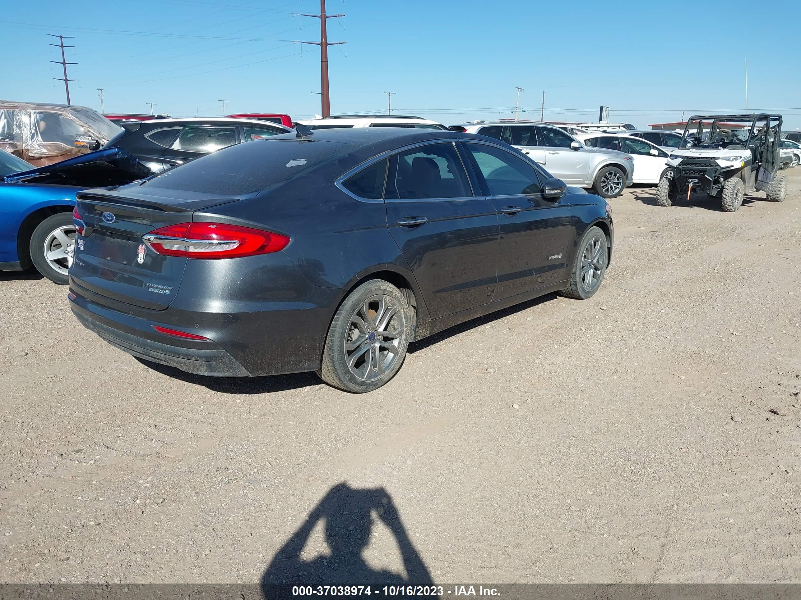 Photo 3 VIN: 3FA6P0RU2KR117308 - FORD FUSION 