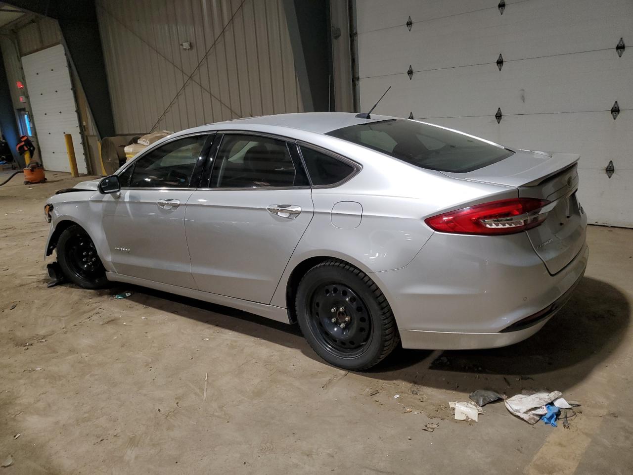 Photo 1 VIN: 3FA6P0RU3JR132740 - FORD FUSION 