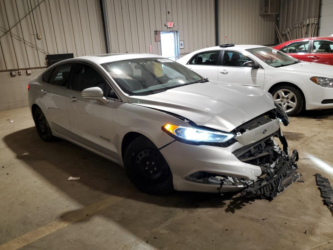 Photo 3 VIN: 3FA6P0RU3JR132740 - FORD FUSION 