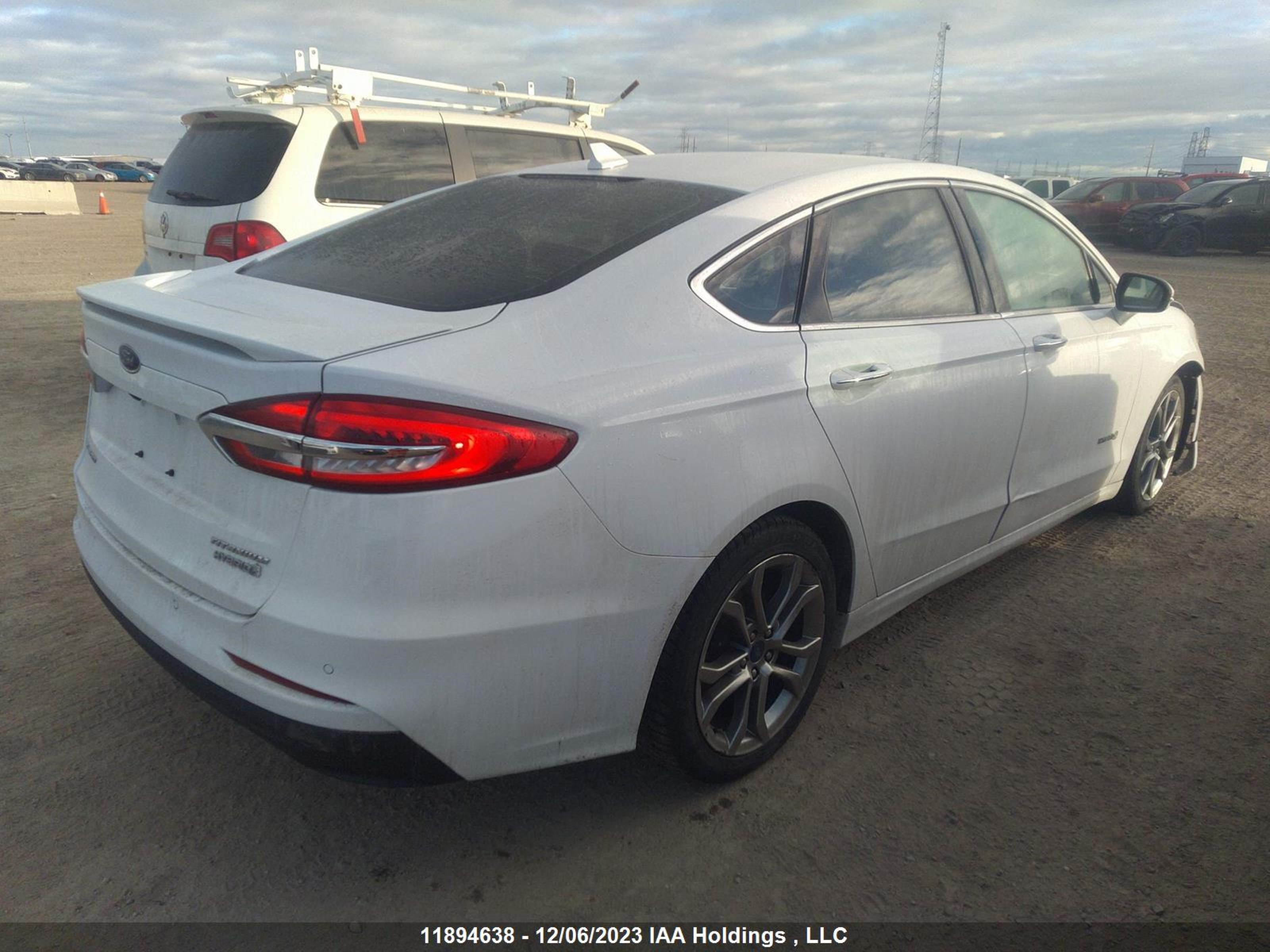 Photo 3 VIN: 3FA6P0RU3KR156165 - FORD FUSION 