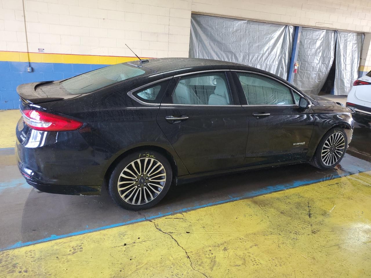 Photo 2 VIN: 3FA6P0RU5JR208295 - FORD FUSION 