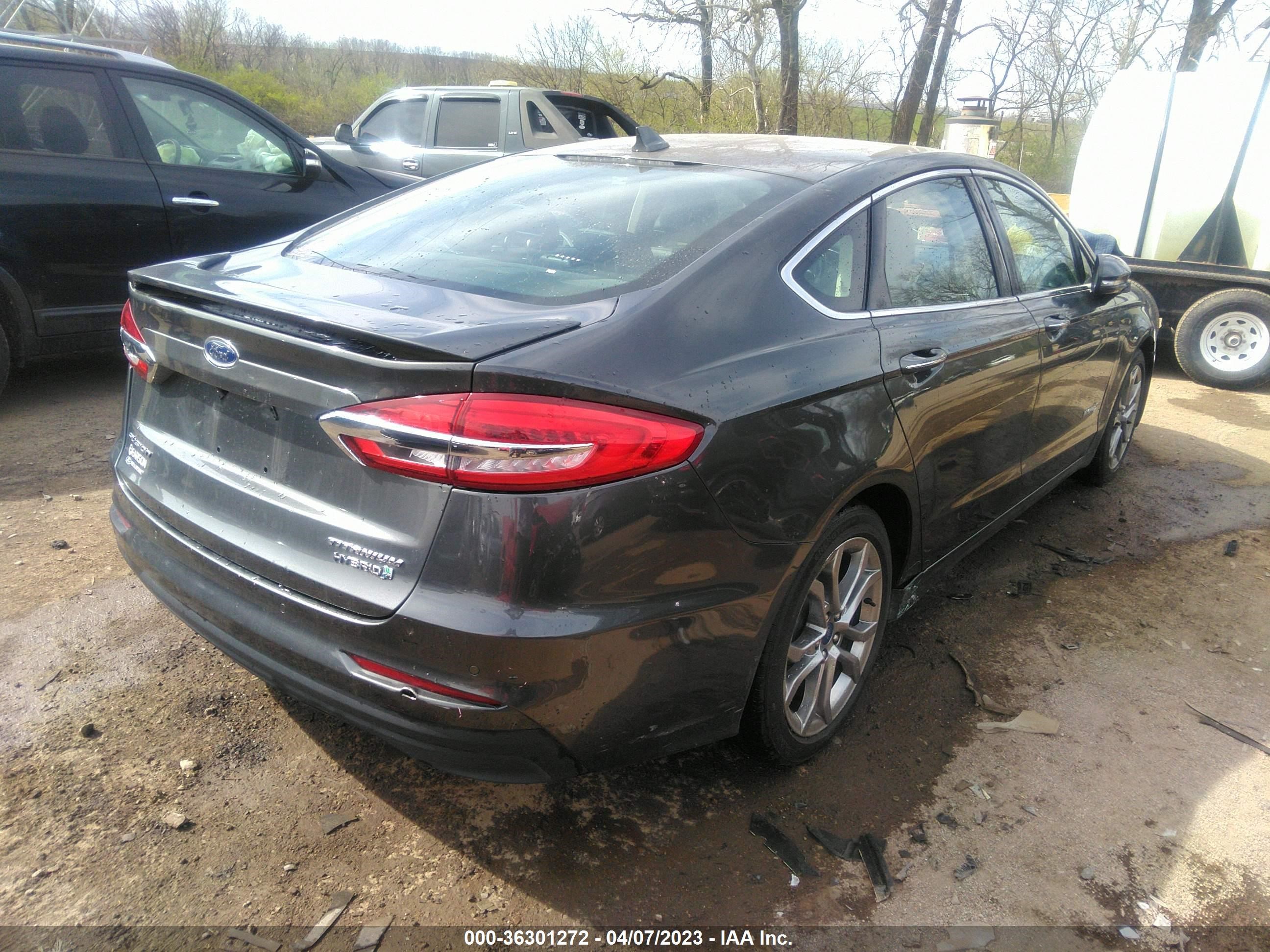 Photo 3 VIN: 3FA6P0RU5KR256204 - FORD FUSION 