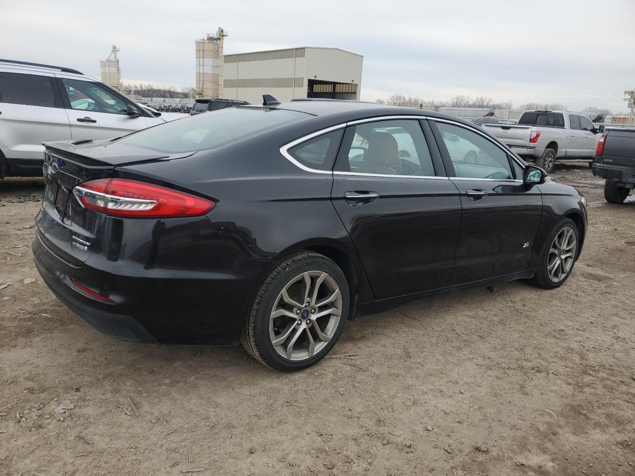 Photo 2 VIN: 3FA6P0RU6KR241579 - FORD FUSION 