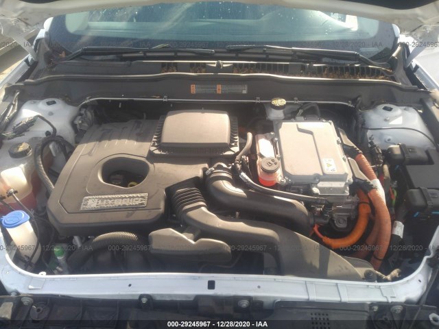 Photo 9 VIN: 3FA6P0RU7HR381794 - FORD FUSION 