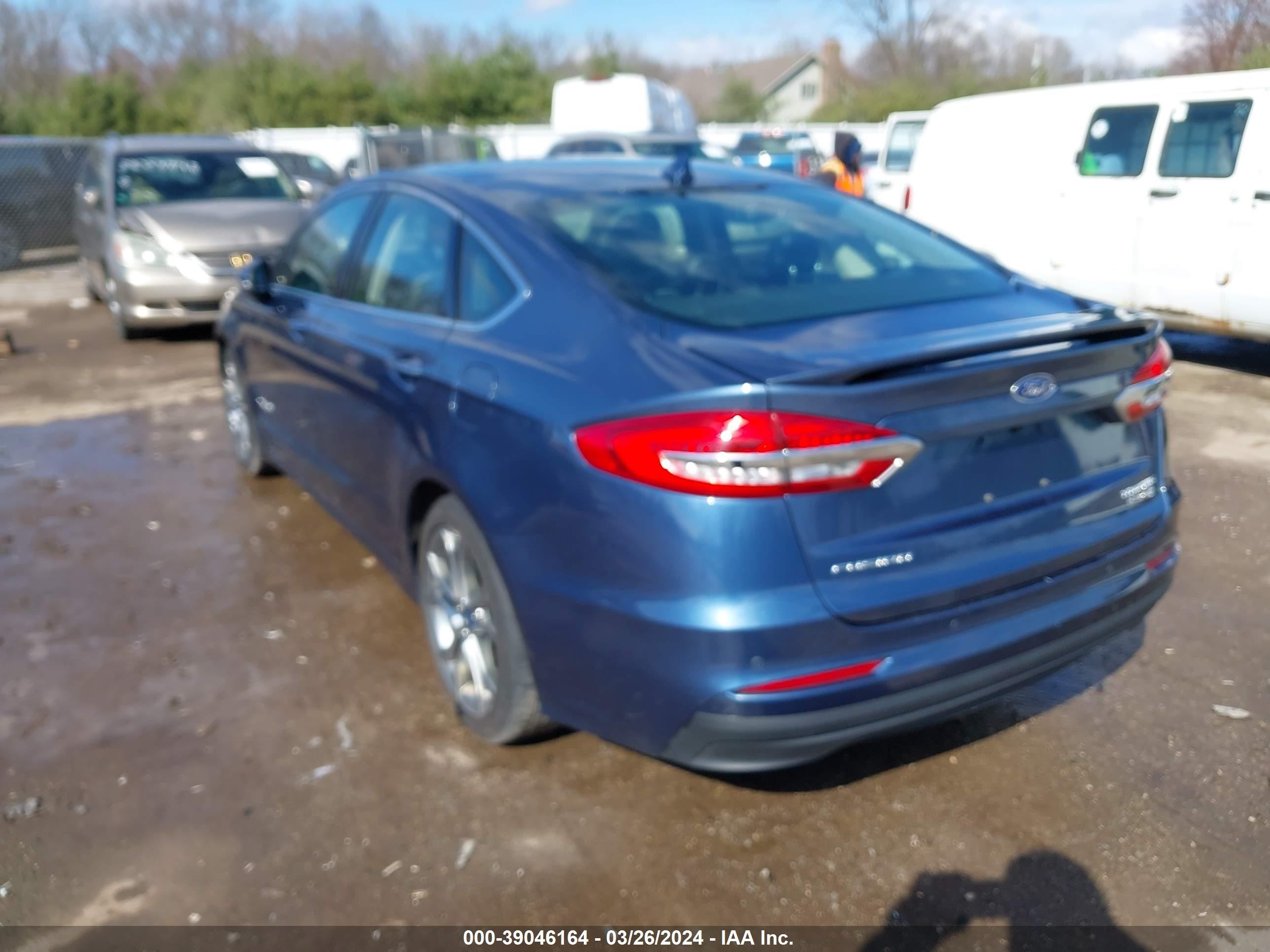 Photo 2 VIN: 3FA6P0RU7KR169386 - FORD FUSION 