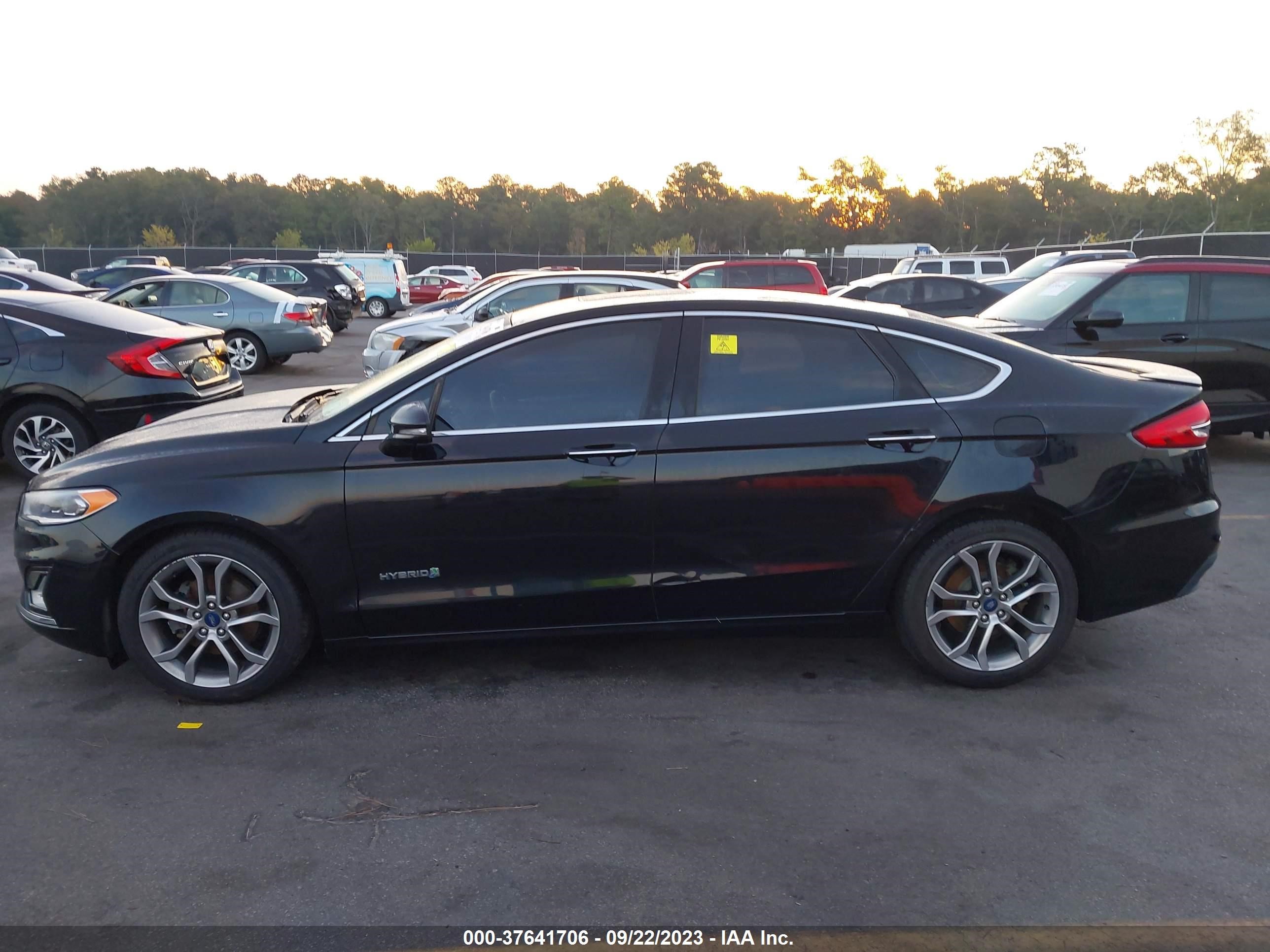 Photo 13 VIN: 3FA6P0RU9KR137412 - FORD FUSION 