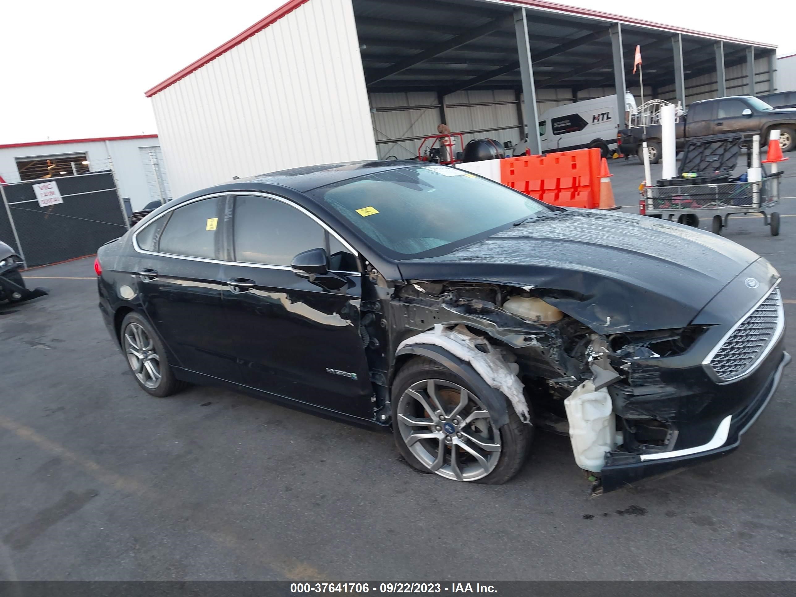 Photo 5 VIN: 3FA6P0RU9KR137412 - FORD FUSION 