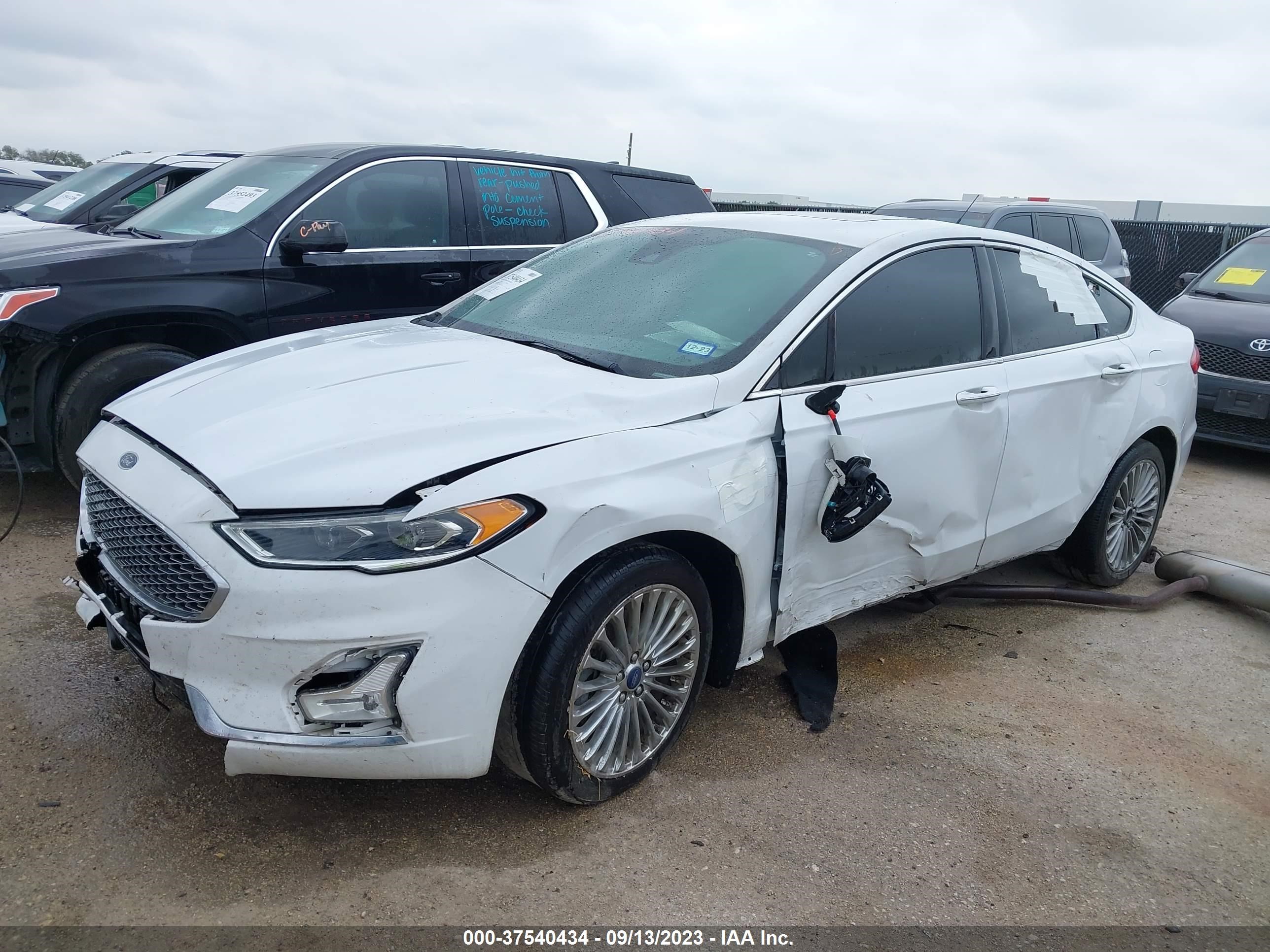 Photo 1 VIN: 3FA6P0SU0KR177484 - FORD FUSION 