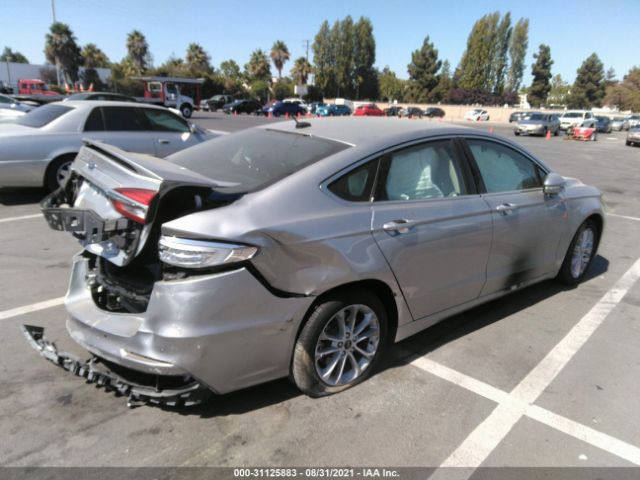 Photo 3 VIN: 3FA6P0SU0LR257269 - FORD FUSION 