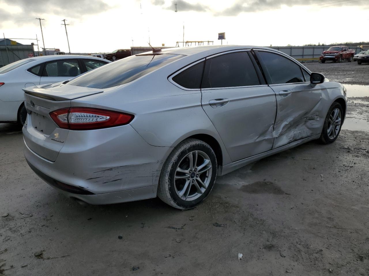 Photo 2 VIN: 3FA6P0SU1GR189313 - FORD FUSION 