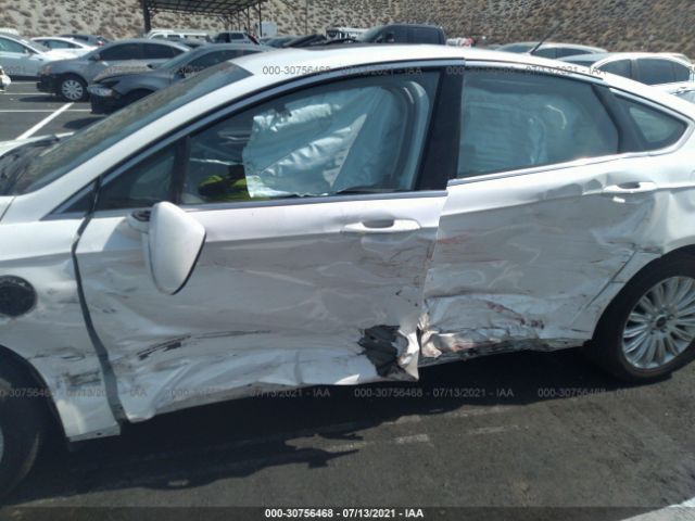 Photo 5 VIN: 3FA6P0SU2ER324702 - FORD FUSION ENERGI 