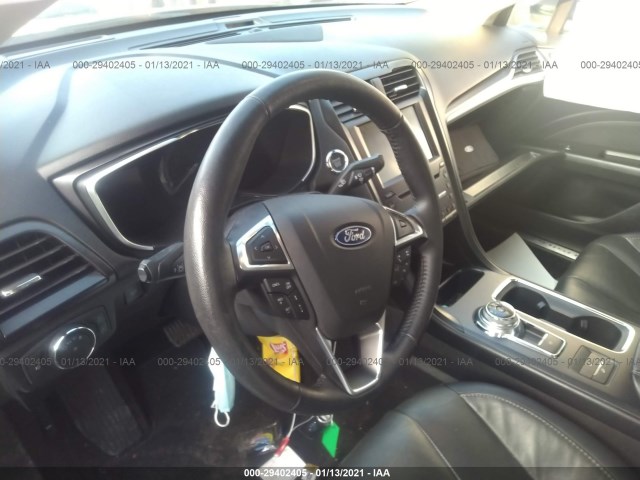 Photo 4 VIN: 3FA6P0SU2KR227978 - FORD FUSION 