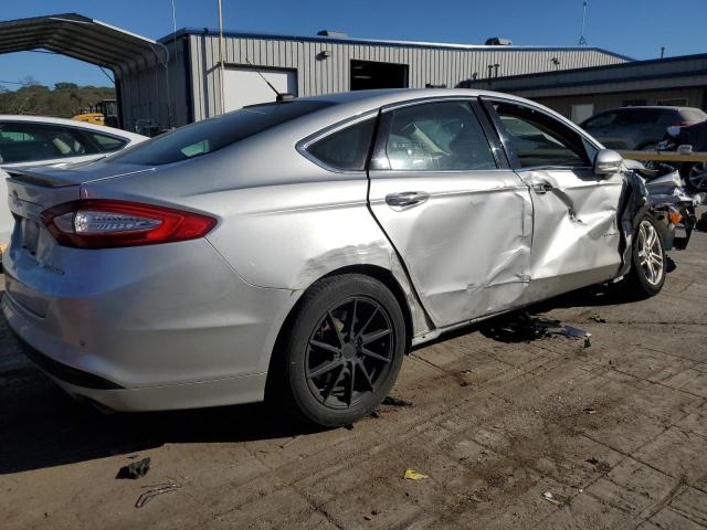 Photo 2 VIN: 3FA6P0SU4FR284172 - FORD FUSION TIT 