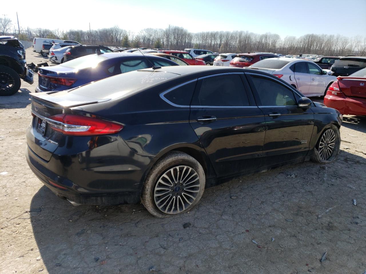 Photo 2 VIN: 3FA6P0SU4JR152876 - FORD FUSION 