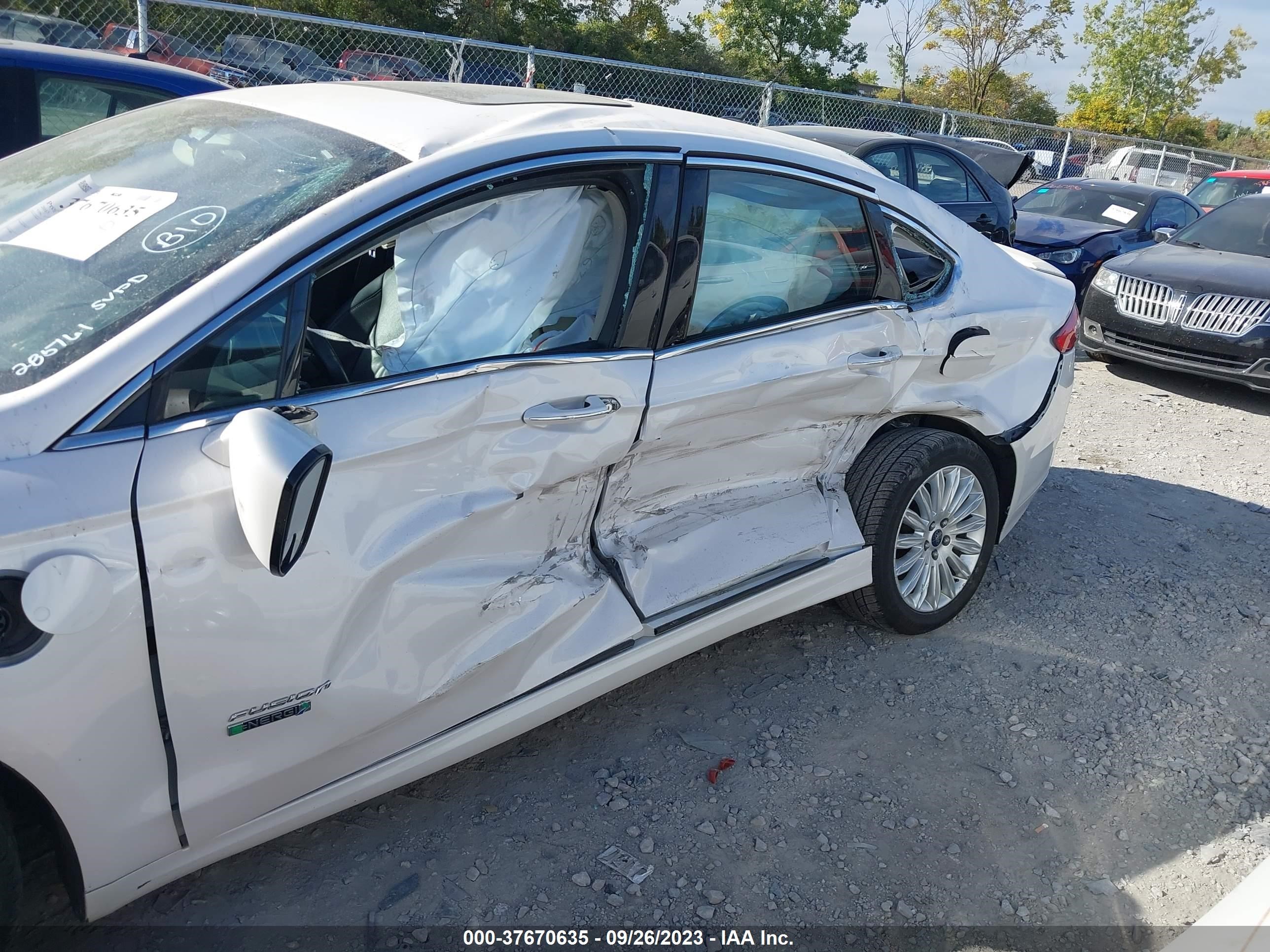 Photo 5 VIN: 3FA6P0SU8DR285161 - FORD FUSION 