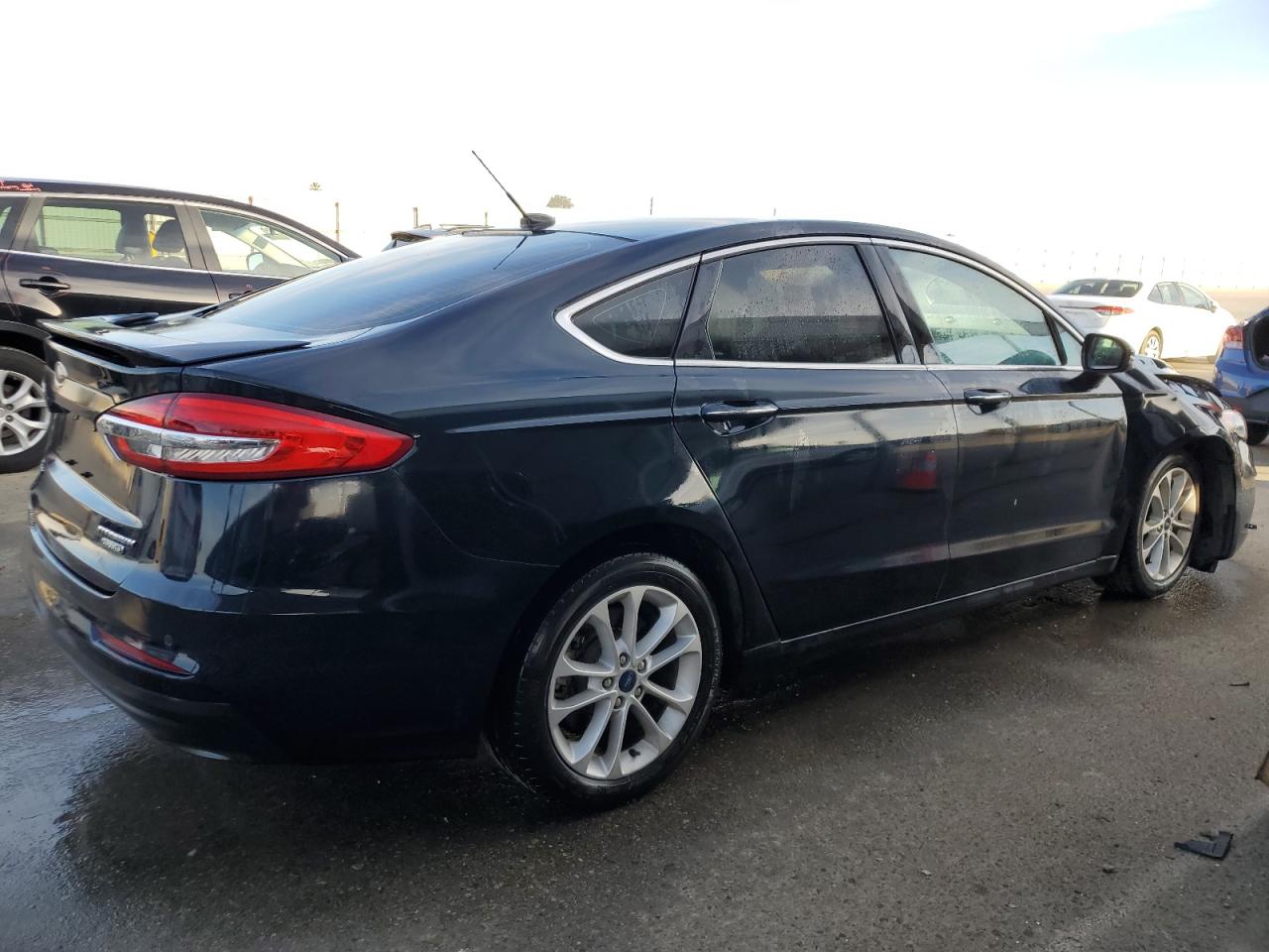 Photo 2 VIN: 3FA6P0SU8LR114117 - FORD FUSION 