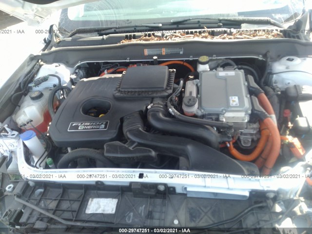 Photo 9 VIN: 3FA6P0SUXJR187616 - FORD FUSION ENERGI 