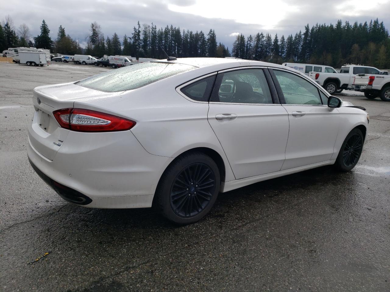 Photo 2 VIN: 3FA6P0T90GR329832 - FORD FUSION 