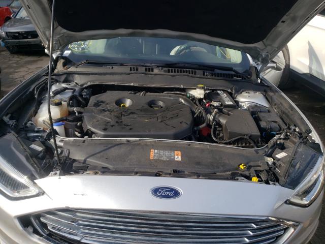 Photo 6 VIN: 3FA6P0T91JR143076 - FORD FUSION SE 