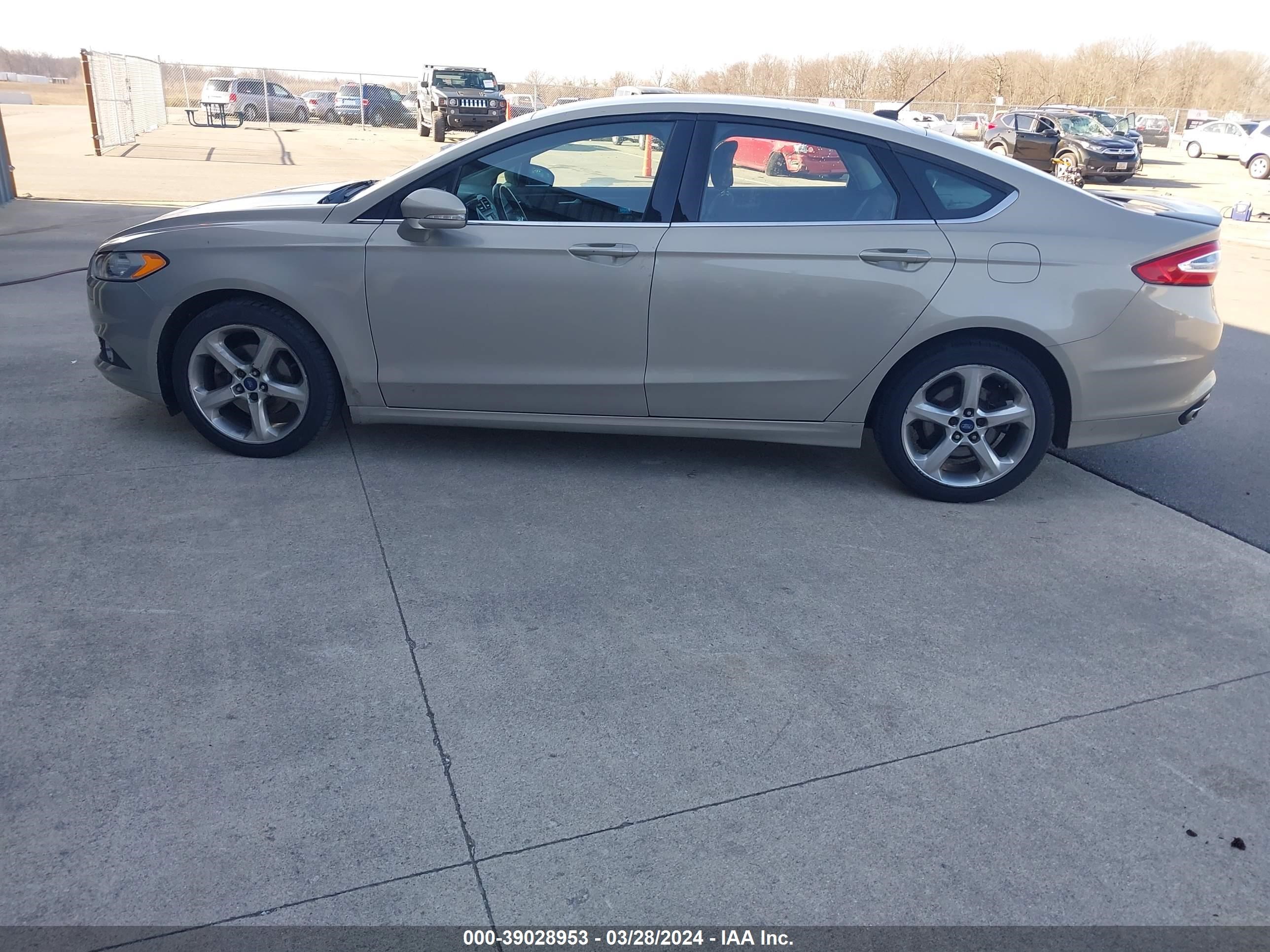 Photo 14 VIN: 3FA6P0T92GR200359 - FORD FUSION 