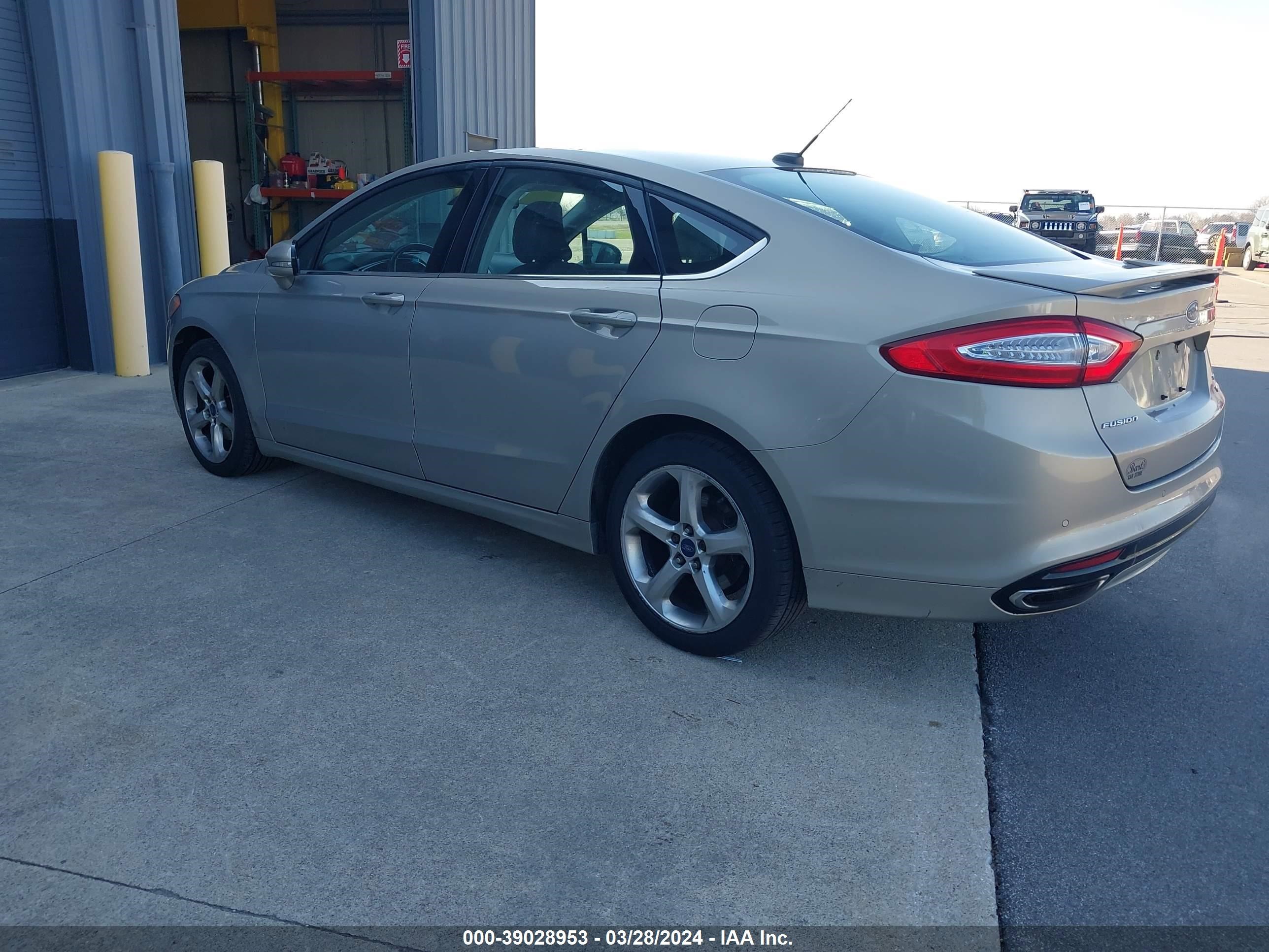 Photo 2 VIN: 3FA6P0T92GR200359 - FORD FUSION 